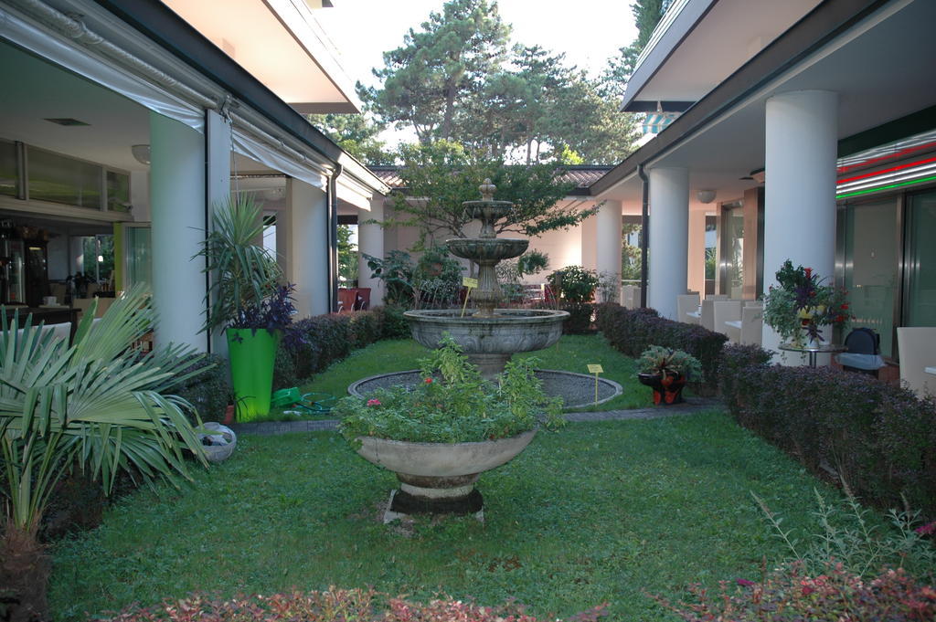 Residence Isvico Lignano Sabbiadoro Esterno foto